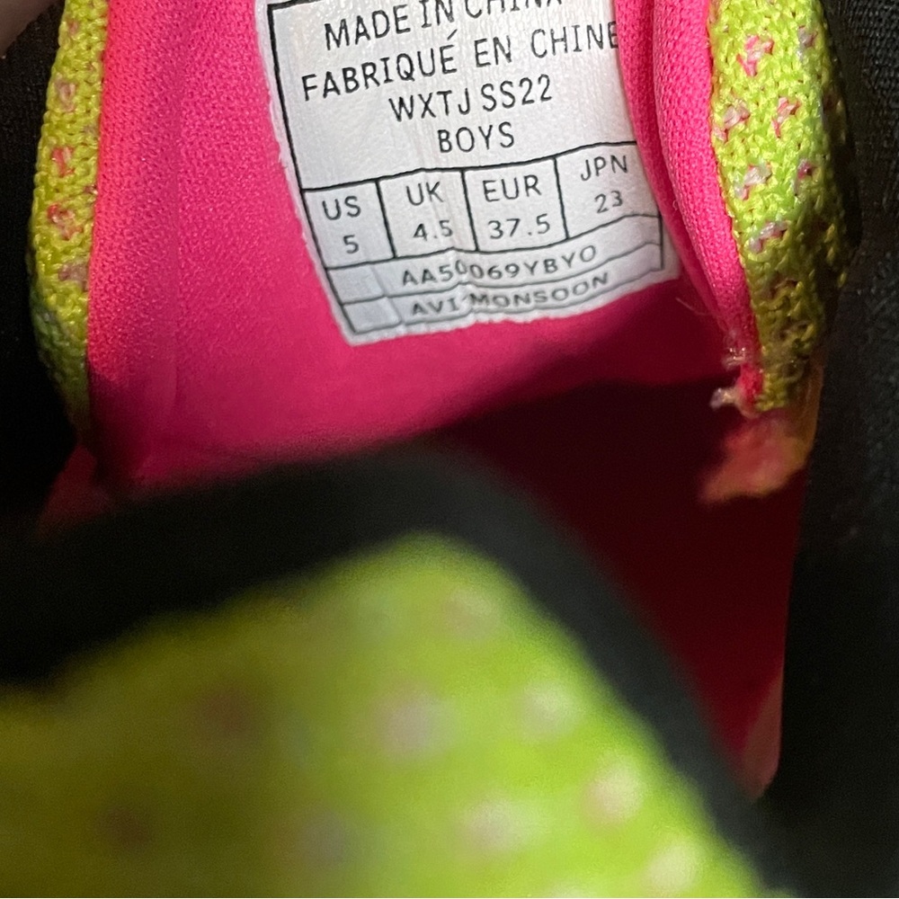 Girls size 5 sneakers - Picture 5 of 5